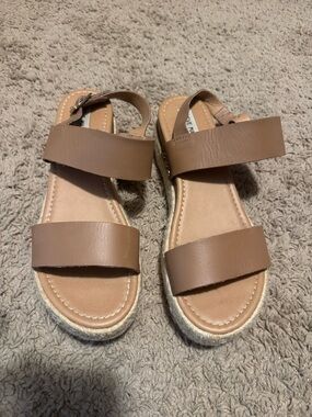 Steve Madden Tan Dual-Strap Platform Sandals
